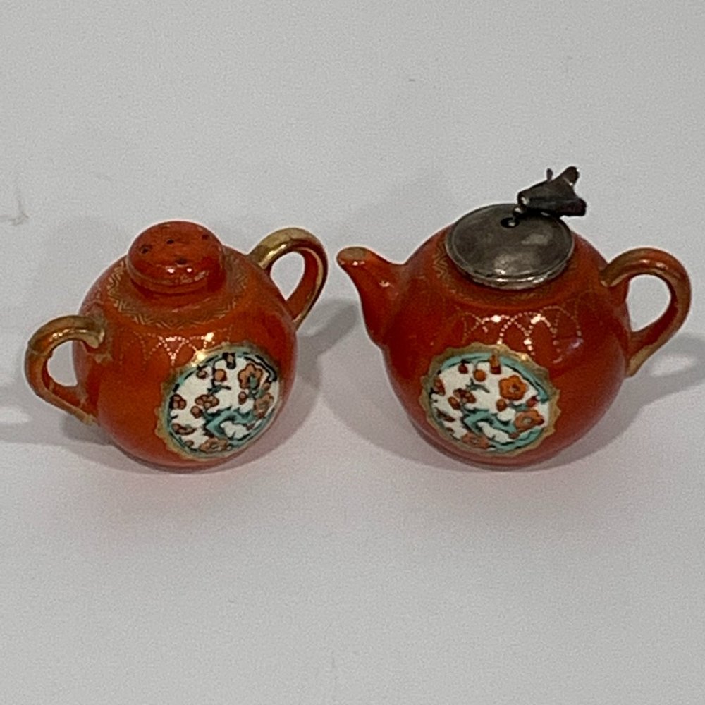 Vintage Japanese Kettle Salt and Pepper Shakers